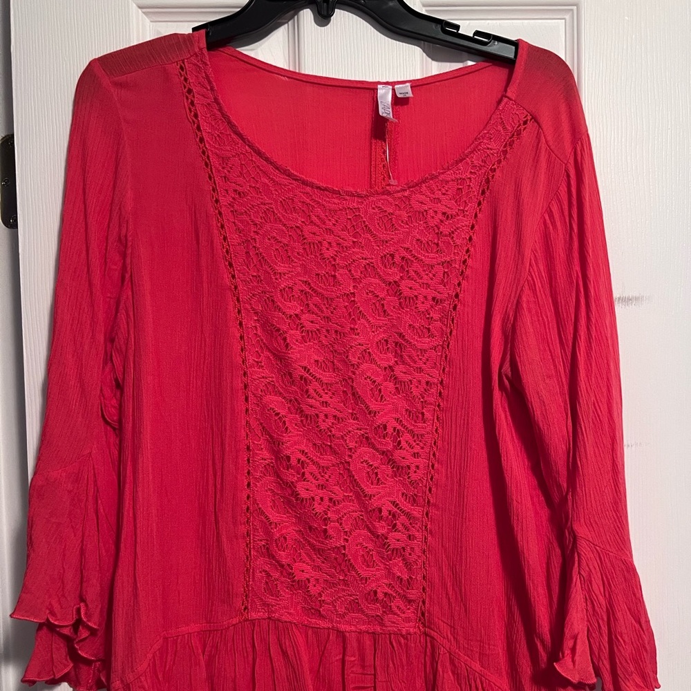 ‼️FINAL DROP‼️ Lapis bright pink top with belle sleeve lace trim L